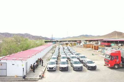 青河縣塔克什肯口岸 領(lǐng)跑新疆公路口岸貨運(yùn)，公路國(guó)際貨代功不可沒